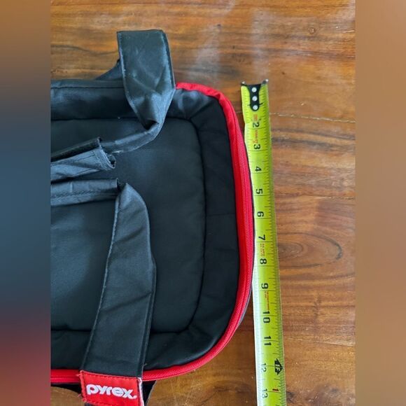 Pyrex Portable Black/Red Insulated Casserole Carrier Hot/Cold - Picture 8 of 13